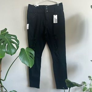 Push up distress jeans